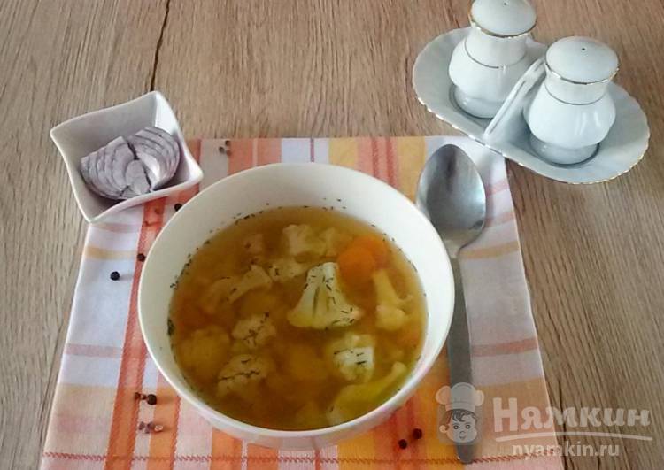 Суп-пюре из цветной капусты с овощами