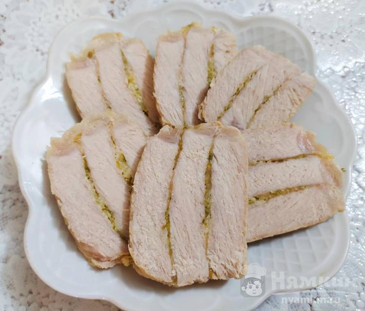 Запеченная свиная корейка с ароматной начинкой