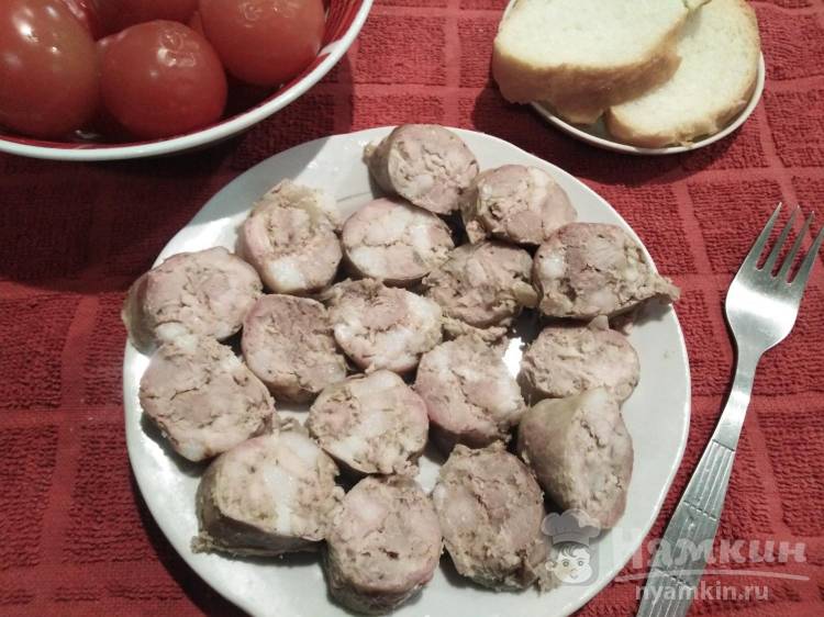 Домашняя колбаска из свинины в кишках