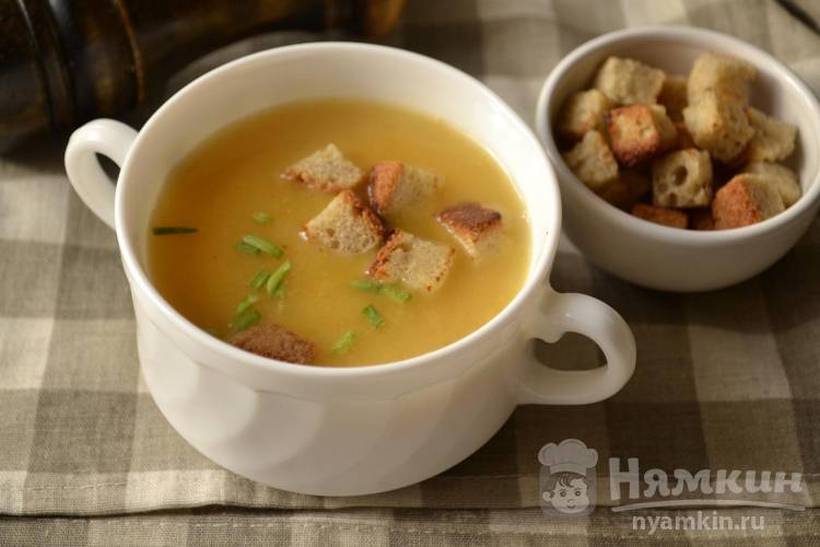Суп-пюре на курином бульоне с чечевицей и тыквой