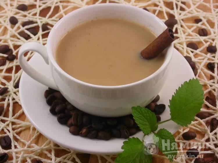 Медовый кофе с молоком в турке