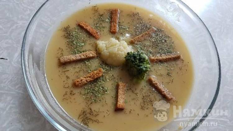 Крем-суп из брокколи и овощей на говяжьем бульоне
