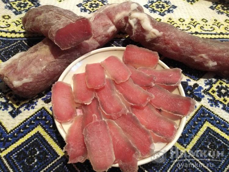как приготовить вяленое мясо в домашних условиях из свинины рецепт с фото | Дзен