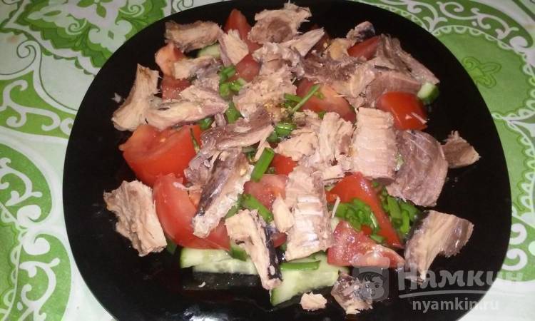 Овощной салат с консервированным тунцом: быстро и просто