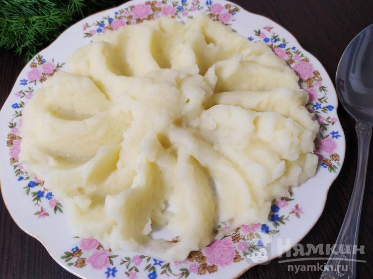 Нежное картофельное пюре с молоком и маслом