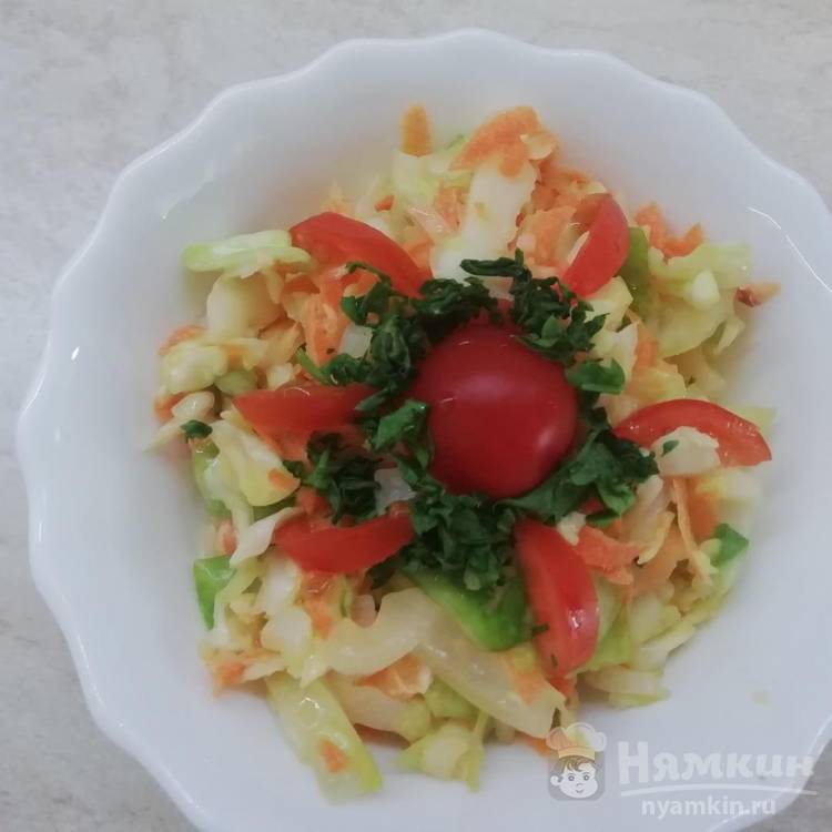 Салат из капусты и моркови с чесноком