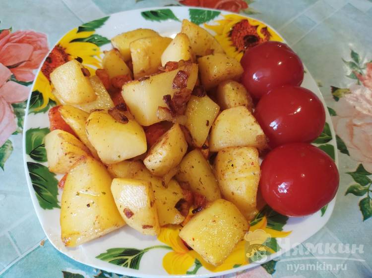 Жареный картофель с овощами в мультиварке