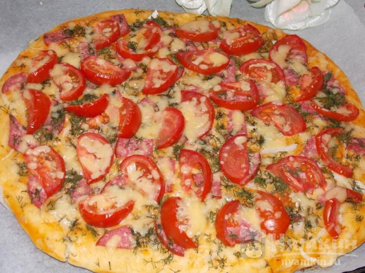 Пицца с укропом и колбасой в духовке