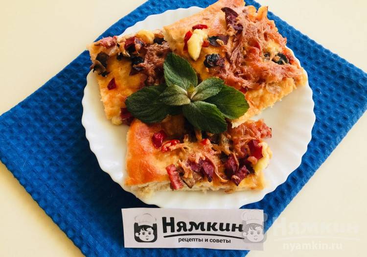 Домашняя пицца на дрожжевом тесте с жареными  шампиньонами