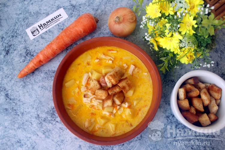 Куриный суп с овощами рисом и черемшой