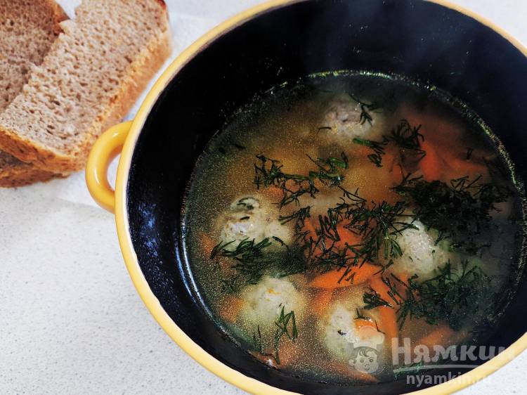 Легкий суп с рыбными фрикадельками