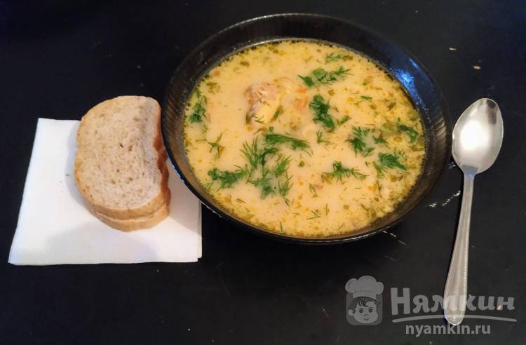 Сырный суп с домашней курочкой и грибами