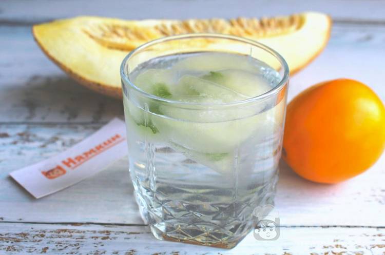 Дынный лед с лимоном и мятой для напитков