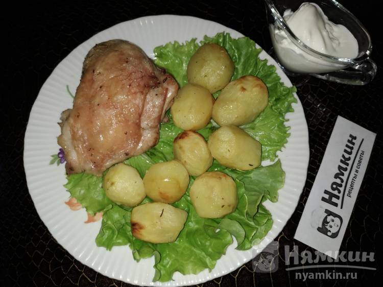 Куриные бедра с барбарисом и мелким картофелем на гарнир