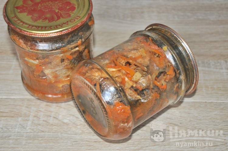 Домашняя консерва из речной рыбы с морковкой и луком