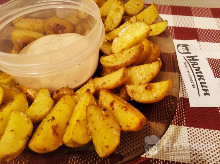 Ароматная картошка по-деревенски в духовке