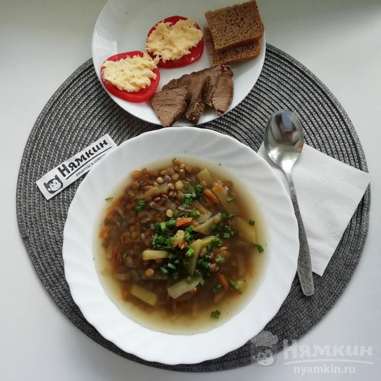 Чечевичный суп на говяжьем бульоне