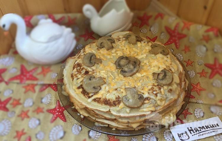 Блинный торт с грибами и сыром 