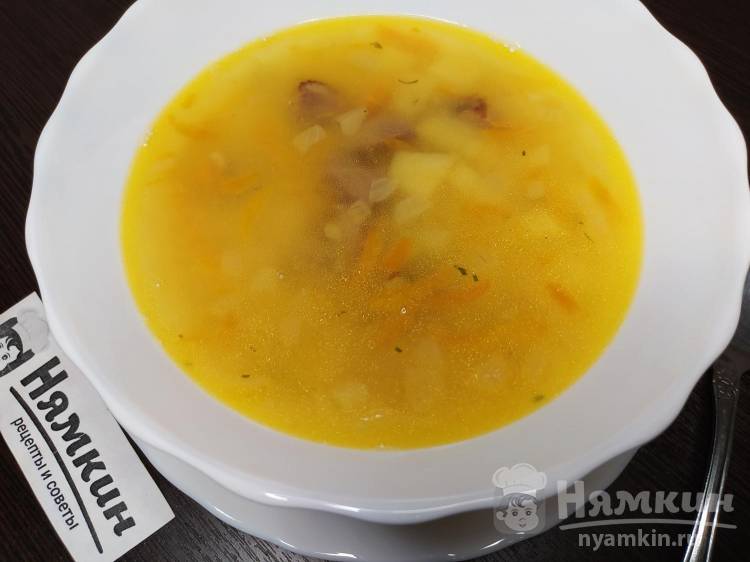 Сытный и наваристый гороховый суп с копченой курицей