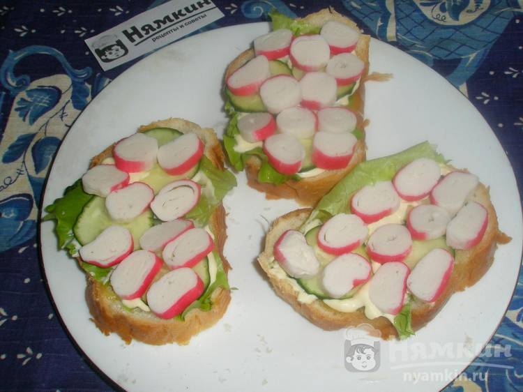 Ингредиенты для «Бутерброды с крабовыми палочками»: