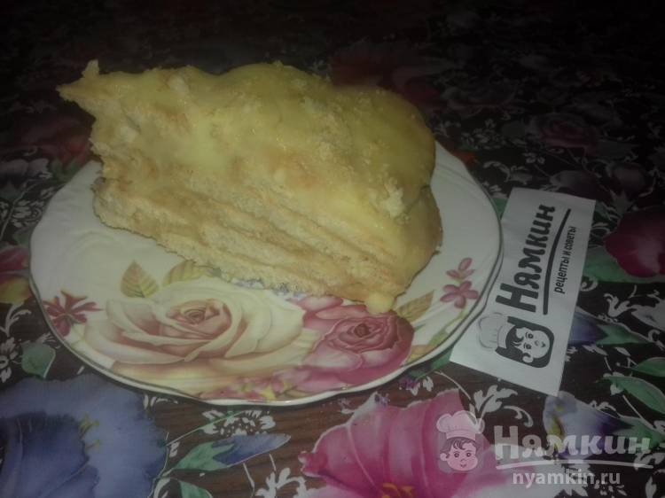 Ленивый торт Наполеон из слоеного печенья с заварным кремом