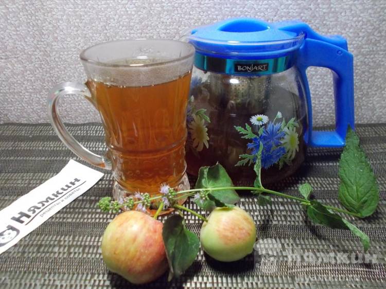 Чай с яблоками и мятой