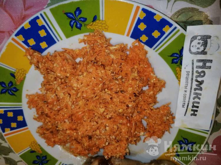 Салат с морковью, грецкими орехами и чесноком