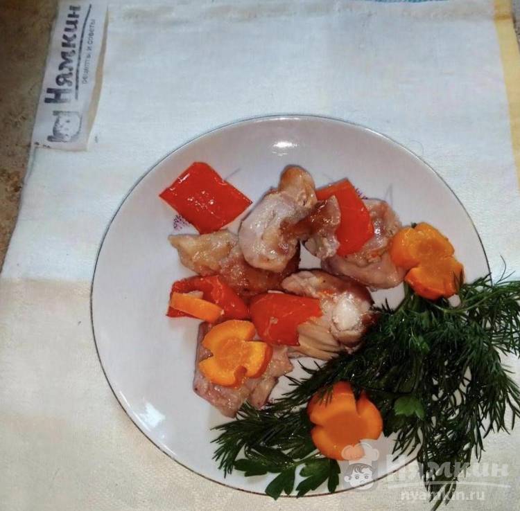 Куриное филе в духовке с морковью и болгарским перцем 