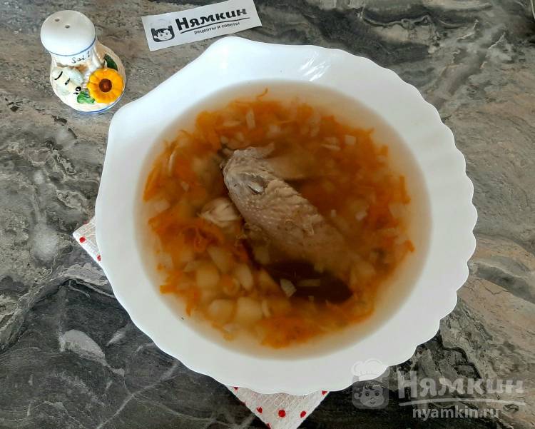 Куриный суп с макаронами, кунжутом и барбарисом
