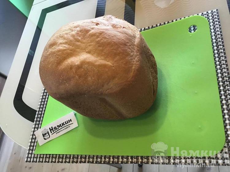 Пышный белый хлеб с хрустящей корочкой в хлебопечке