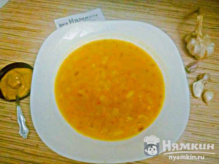 Постный гороховый суп с овощами и куркумой
