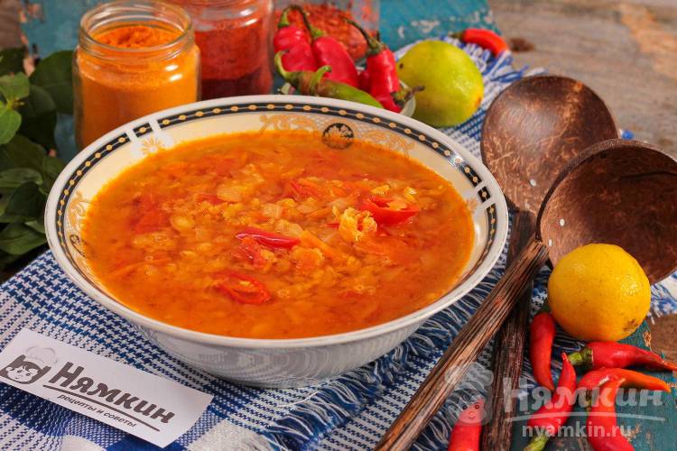 Индийский суп Дал из красной чечевицы 