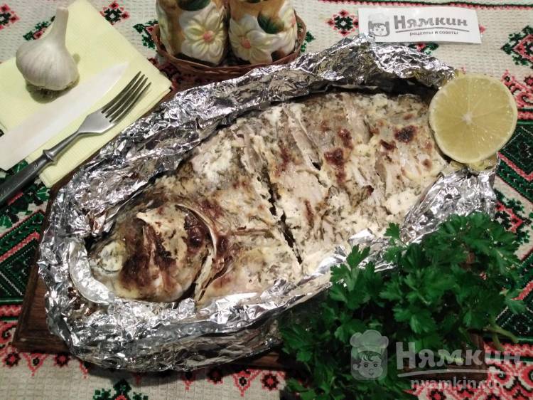 Карась с лимоном в фольге по-белорусски: запеченная рыба целиком