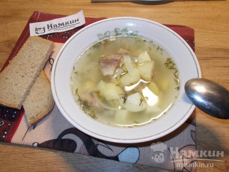Легкий суп с картофелем и рыбными консервами