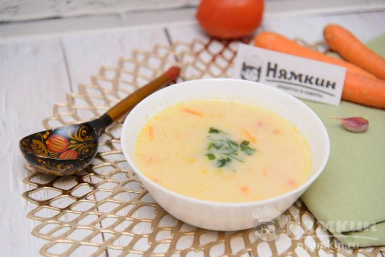 Суп с плавленым сыром, креветками и рисом
