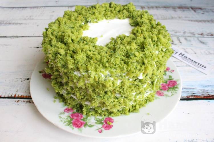Бисквитный торт со сливочным кремом Изумрудная весна
