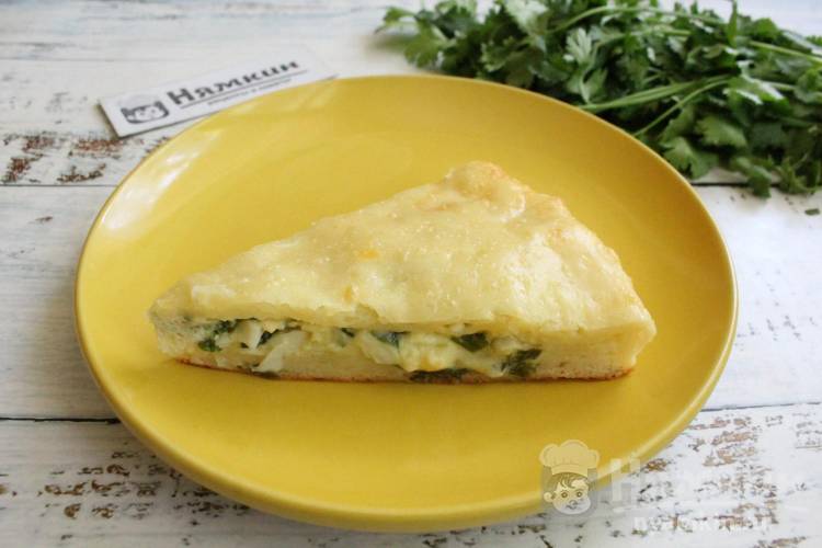 Бездрожжевой пирог из творожного теста с яйцом, зеленым луком и сыром