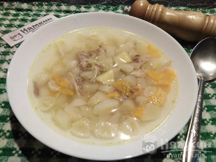 Лёгкий куриный суп с макаронами ракушками
