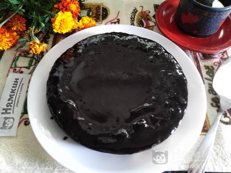 Шоколадный пирог без яиц на воде в мультиварке 