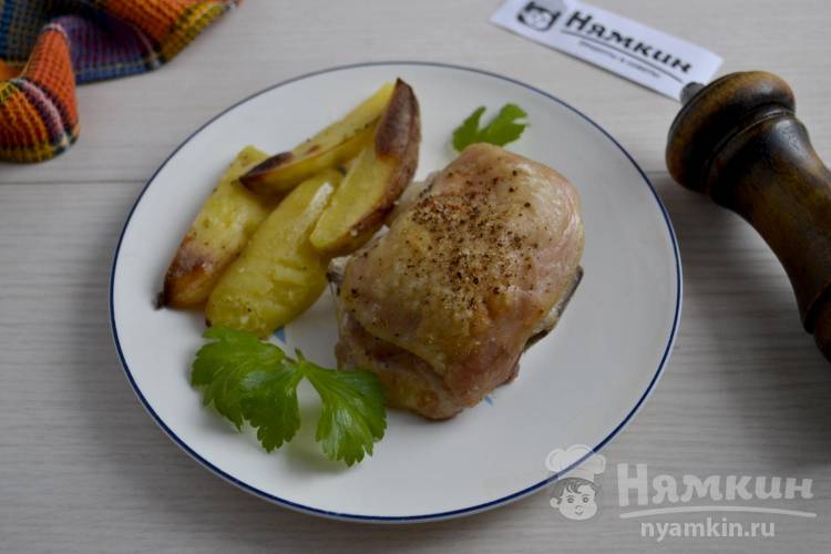 Вкусная курица с картошкой в духовке