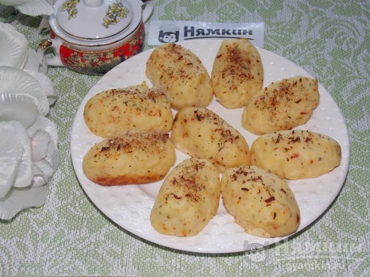 Картофельные котлеты из пюре с плавленым сыром в духовке