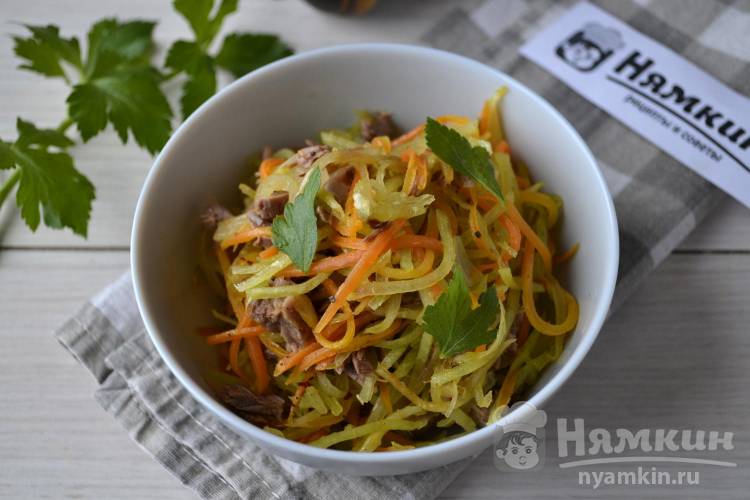 Салат с жареной редькой, морковью и мясом простой рецепт пошаговый