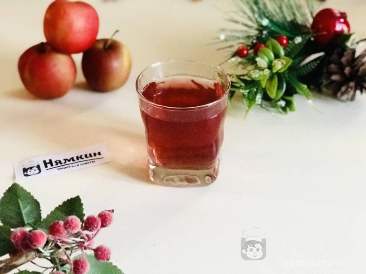 Компот из яблок, вишни и замороженной земляники — рецепт с фото пошагово