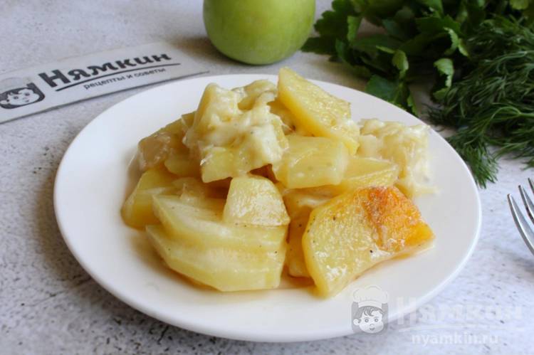 Картошка в духовке с яблоками и сыром