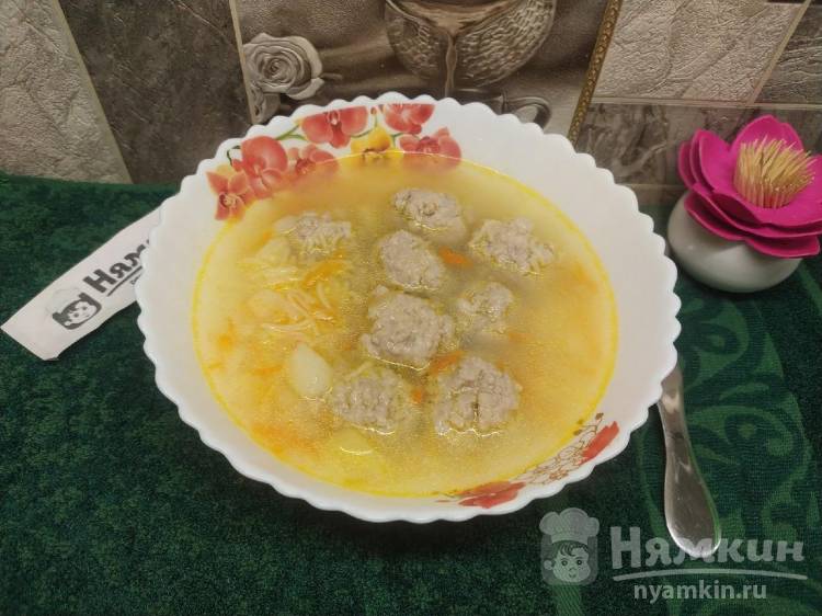 Суп с мясными фрикадельками: легкий и вкусный