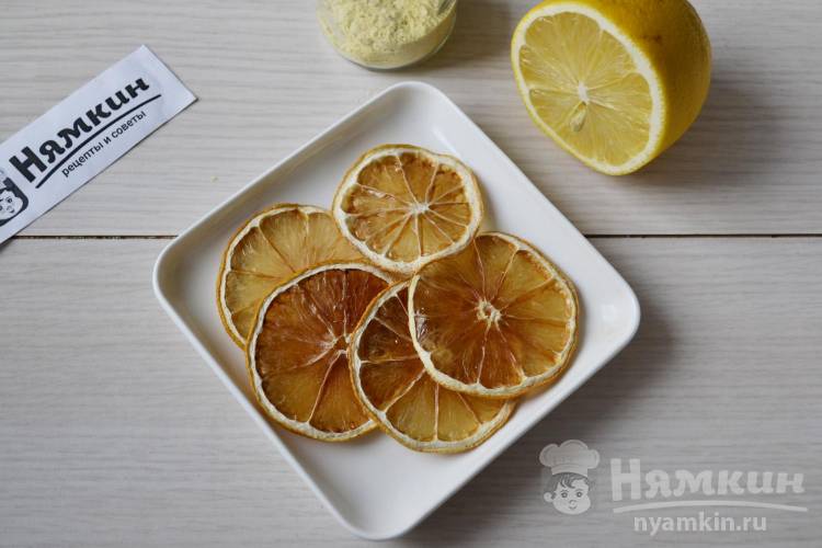 Витаминная смесь из меда, сушеного лимона и имбиря
