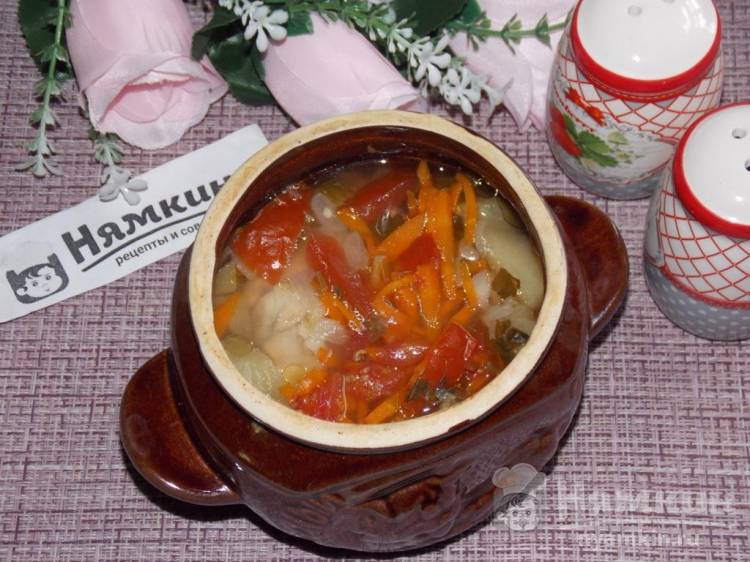 Куриный суп с кабачками в горшочках: легкий и летний