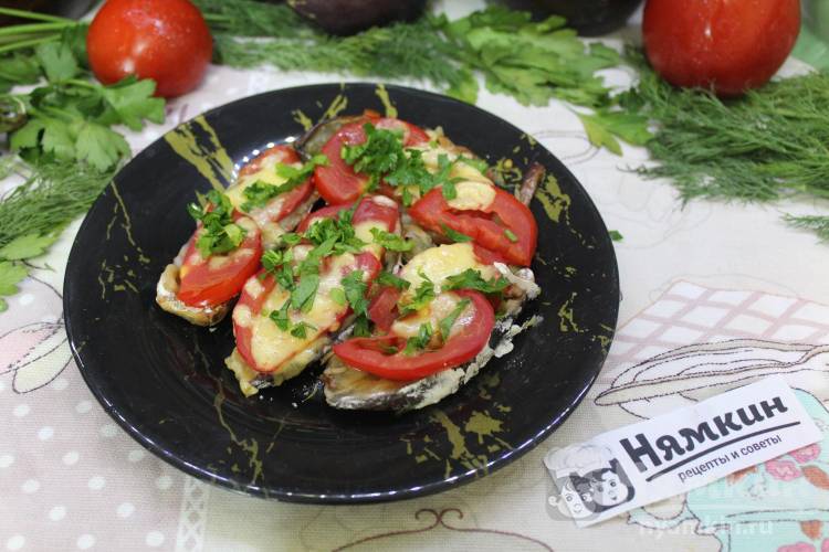 Баклажаны с помидорами, сыром и зеленью в духовке
