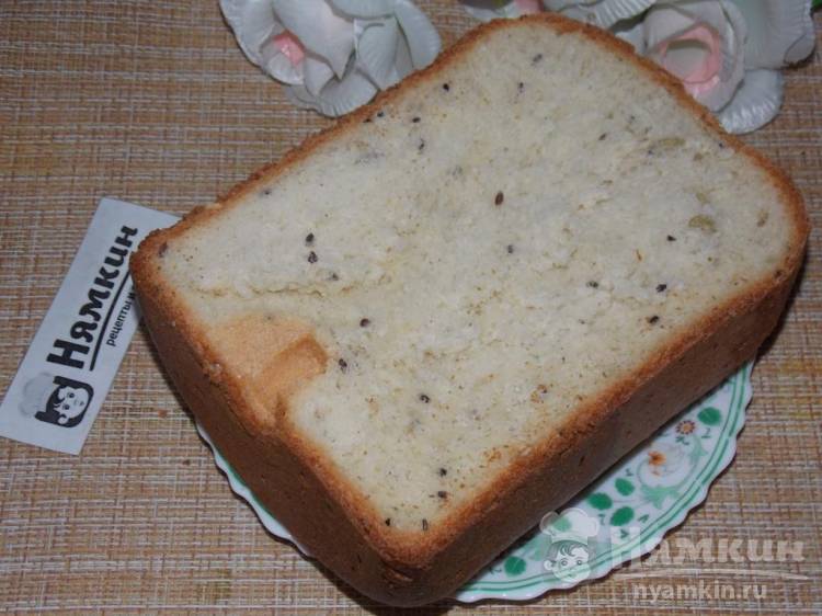 Молочный хлеб на дрожжах с семечками в хлебопечке