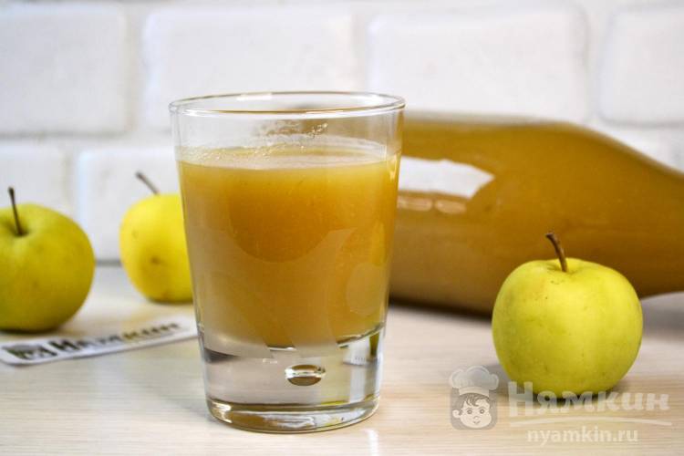 Яблочный сок с мякотью и сахаром на зиму